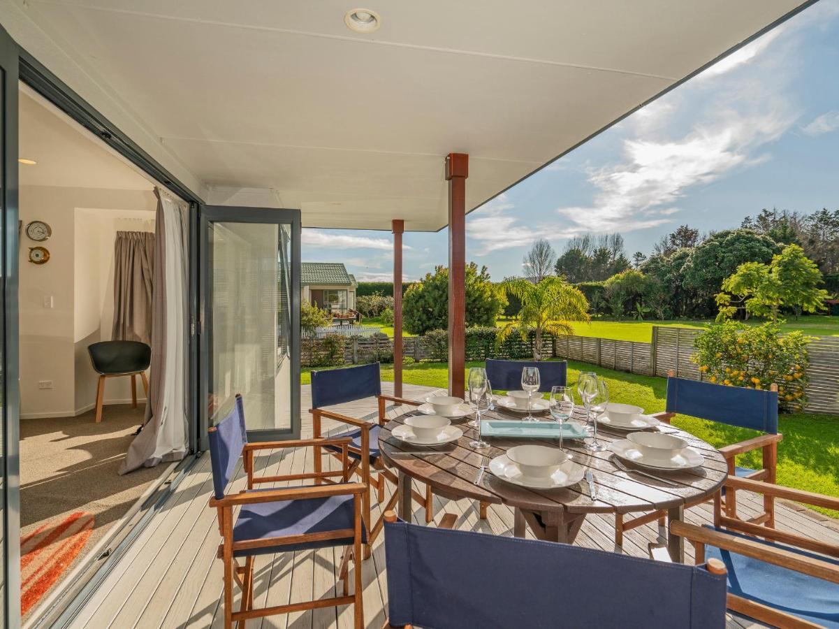 Sunlight Bach - Whitianga Holiday Home Luaran gambar
